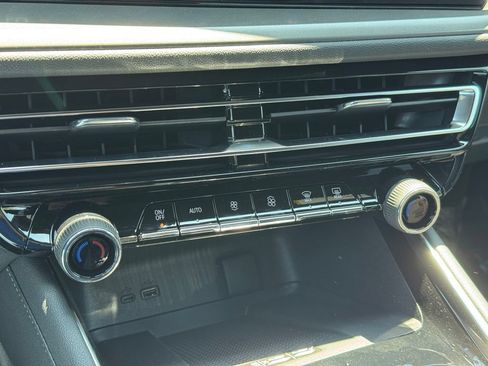 New 2026 Chevrolet Traverse LT FWD image 18