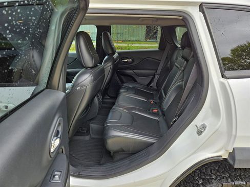 Used 2019 Jeep Cherokee Trailhawk image 7