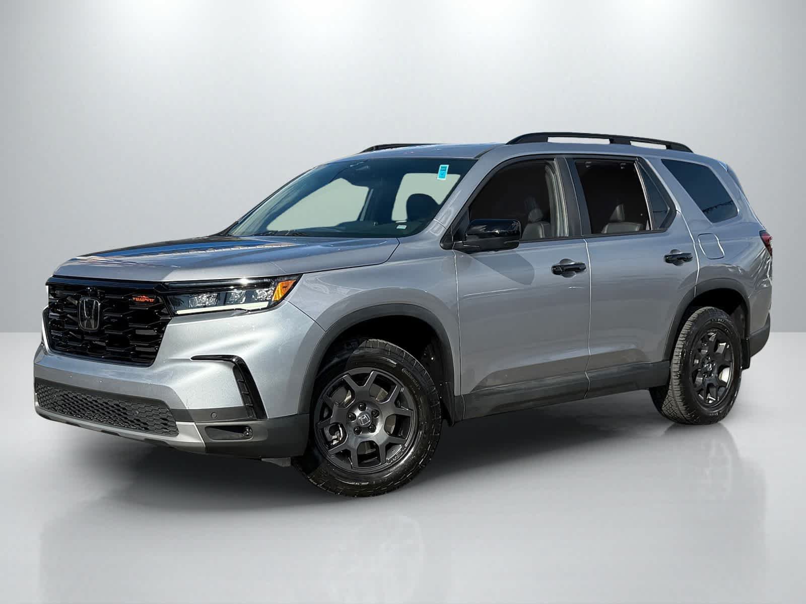 Used 2024 Honda Pilot TrailSport image 1