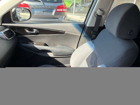 Used 2019 Kia Sorento LX w/ LX Convenience Package image 32