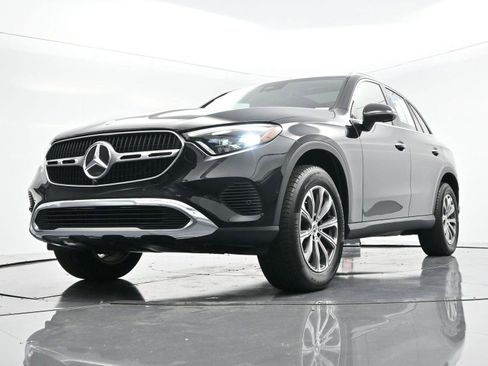 Used 2024 Mercedes-Benz GLC 300 4MATIC image 42