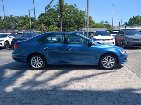 Used 2015 Volkswagen Jetta SE FWD image 3