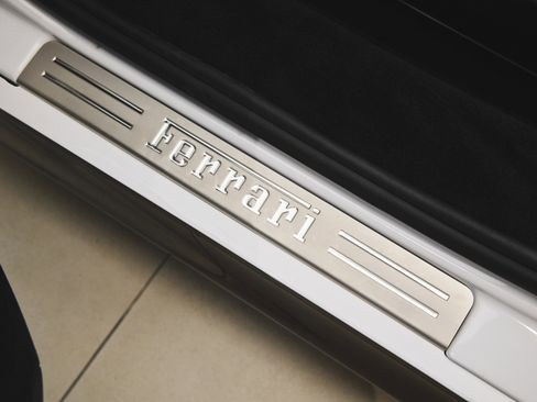 Used 2024 Ferrari SF90 Spider image 28