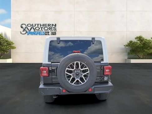 New 2026 Jeep Wrangler Unlimited Sahara w/ Whitecap Package AWD/4WD image 4