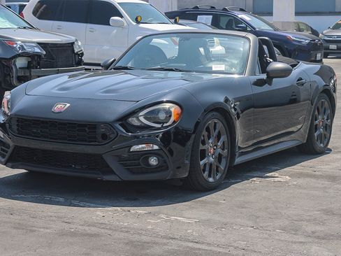 Used 2018 FIAT 124 Spider Abarth RWD image 15