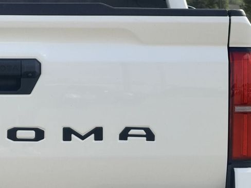 Used 2025 Toyota Tacoma TRD Sport RWD image 10