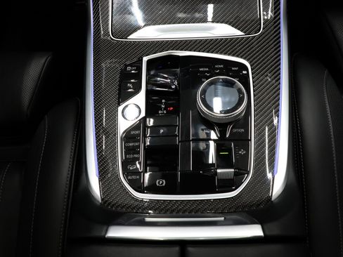 Used 2025 BMW X7 M60i image 51