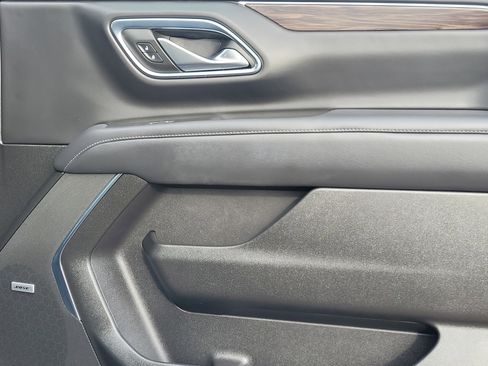 Used 2022 Chevrolet Tahoe Z71 w/ Luxury Package image 14