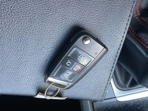 Used 2017 Volkswagen GTI Sport image 21