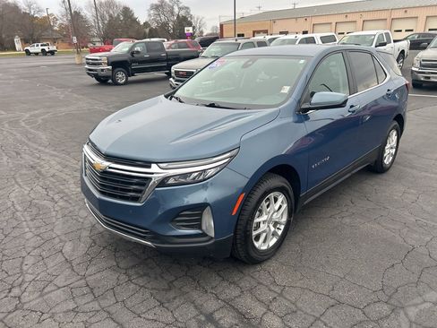 Used 2024 Chevrolet Equinox LT image 3
