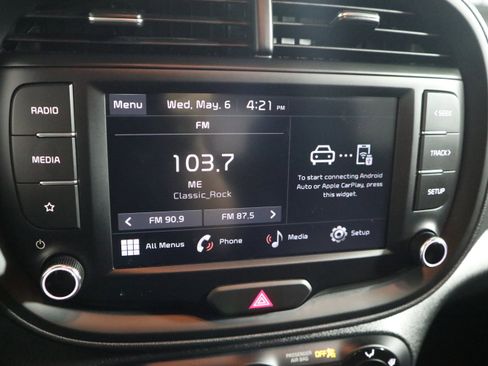 Used 2025 Kia Soul LX w/ LX Technology Package FWD image 32