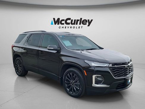 Used 2023 Chevrolet Traverse RS w/ LPO, Floor Liner Package AWD/4WD image 1