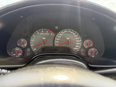 Used 2002 Chevrolet Corvette Coupe w/ Preferred Equipment Group2 image 19