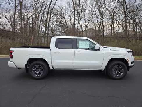 New 2026 Nissan Frontier SV image 2