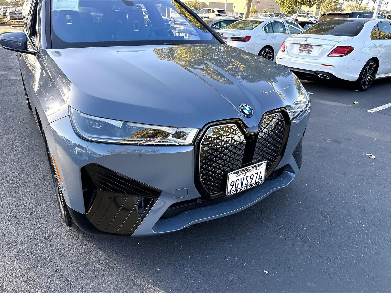 Used 2023 BMW iX xDrive50 w/ Sport Package AWD/4WD image 31
