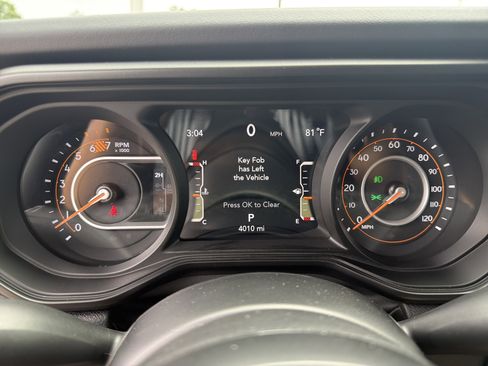Used 2026 Jeep Wrangler Unlimited Rubicon AWD/4WD image 29