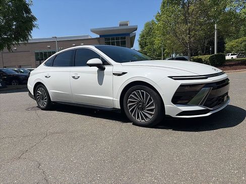 Used 2024 Hyundai Sonata Limited image 3