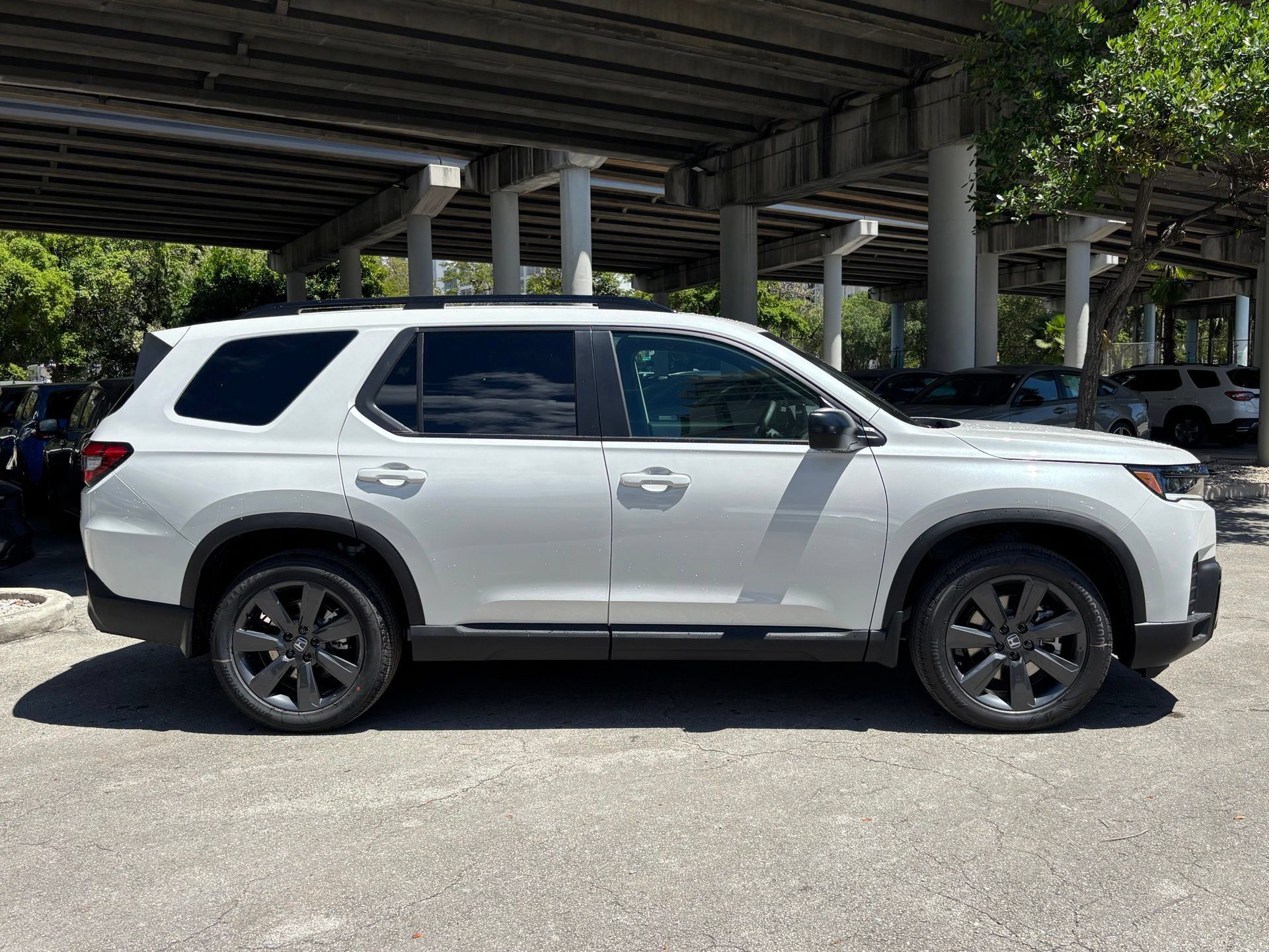 New 2026 Honda Pilot Sport image 4