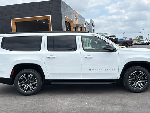 New 2026 Jeep Grand Wagoneer L 4WD image 4