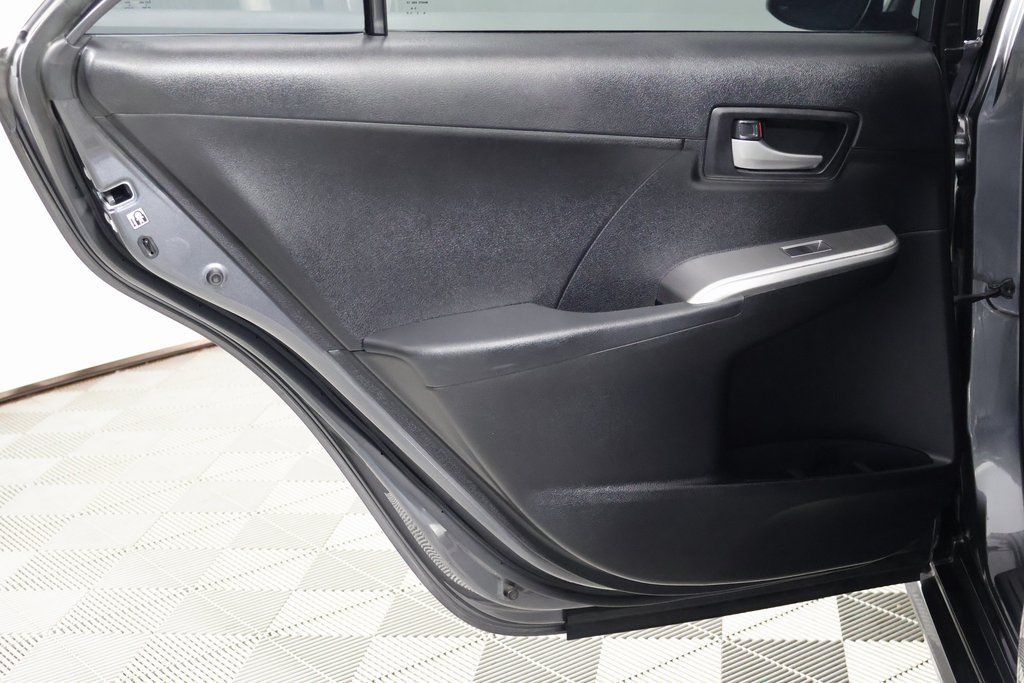 Used 2013 Toyota Camry SE FWD image 13