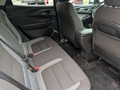 Used 2023 Chevrolet TrailBlazer LT w/ Convenience Package AWD/4WD image 23