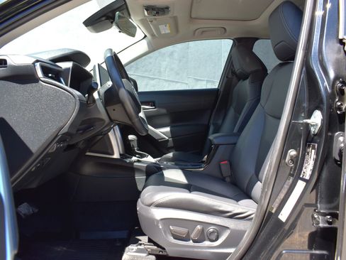 Used 2024 Toyota Corolla Cross XLE w/ Convenience Package AWD/4WD image 10