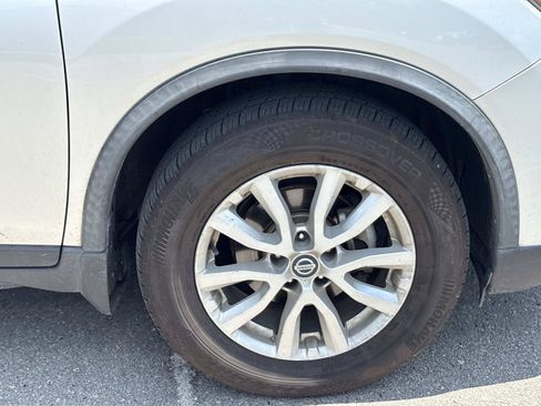 Used 2018 Nissan Rogue SV FWD image 10