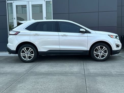 Used 2016 Ford Edge Titanium w/ Equipment Group 302A AWD/4WD image 2