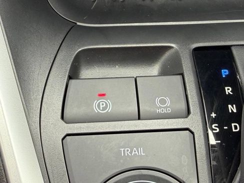 Certified 2025 Toyota RAV4 XLE AWD/4WD image 33
