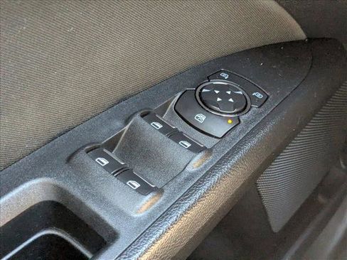 Used 2019 Ford Fusion SE image 12