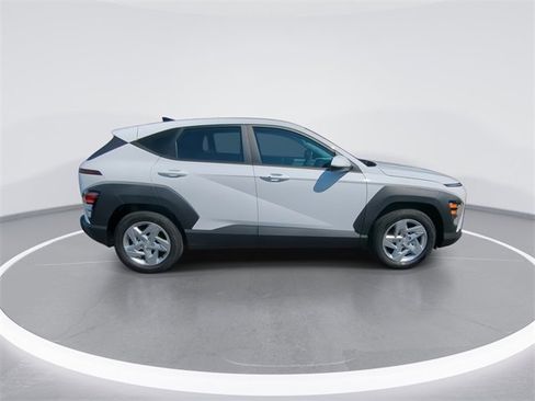 New 2026 Hyundai Kona SE image 9