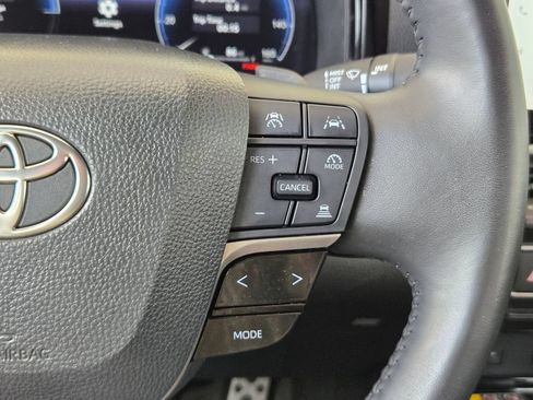 Used 2025 Toyota Camry XSE FWD image 22