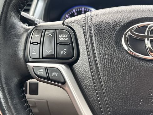 Used 2015 Toyota Highlander Limited AWD/4WD image 21