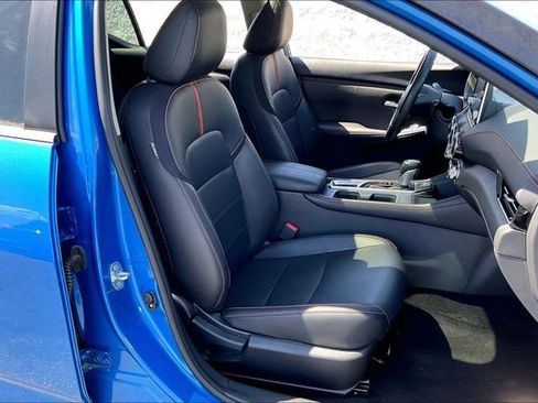 Certified 2025 Nissan Sentra SR w/ SR Premium Package FWD image 6