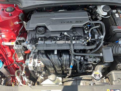 Used 2024 Hyundai Elantra SE FWD image 19