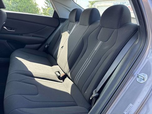 Used 2023 Hyundai Elantra SEL w/ Convenience Package FWD image 18