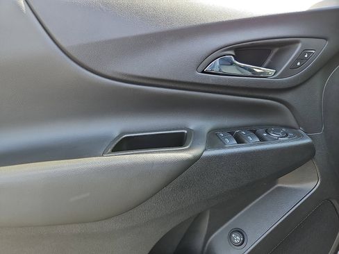 Used 2024 Chevrolet Equinox LT FWD image 12