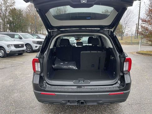 New 2026 Ford Explorer Active RWD image 10