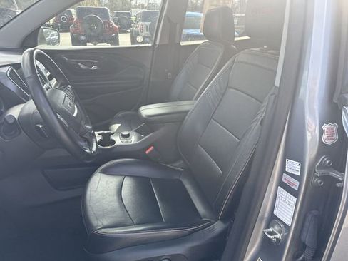 Used 2023 GMC Terrain AT4 image 15