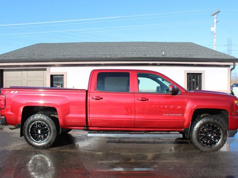 Used 2018 Chevrolet Silverado 1500 LT w/ All Star Edition image 3