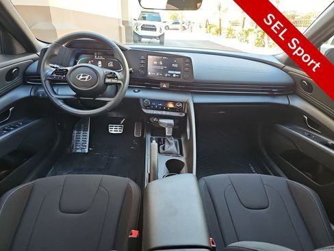 Used 2025 Hyundai Elantra Sport FWD image 14