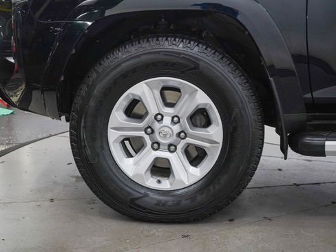 Used 2015 Toyota 4Runner SR5 Premium AWD/4WD image 28