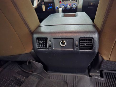 Used 2018 Toyota Tundra SR5 w/ SR5 Upgrade Package image 38