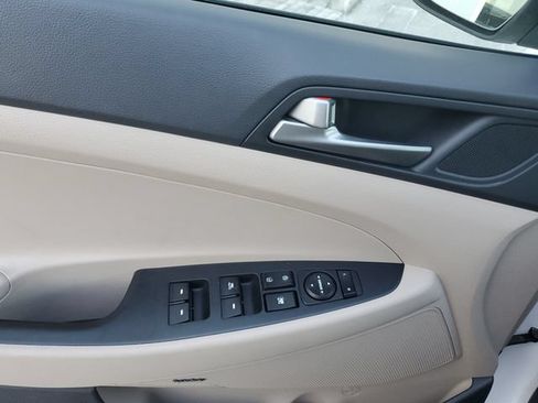 Used 2018 Hyundai Tucson SEL Plus FWD image 19