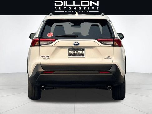 Used 2022 Toyota RAV4 LE AWD/4WD image 5