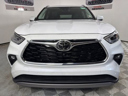 Used 2026 Toyota Highlander Platinum AWD/4WD image 9