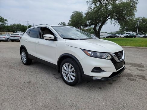 Used 2020 Nissan Rogue Sport SV w/ Technology Package FWD image 3