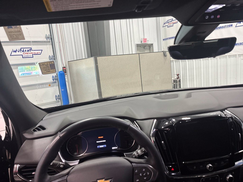 Used 2023 Chevrolet Traverse High Country w/ LPO, Floor Liner Package AWD/4WD image 2