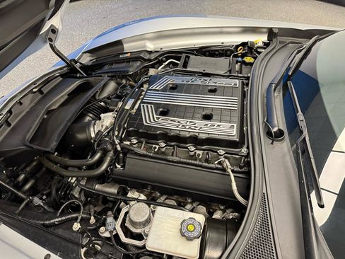 Used 2017 Chevrolet Corvette Z06 w/ Z07 Performance Package RWD image 25