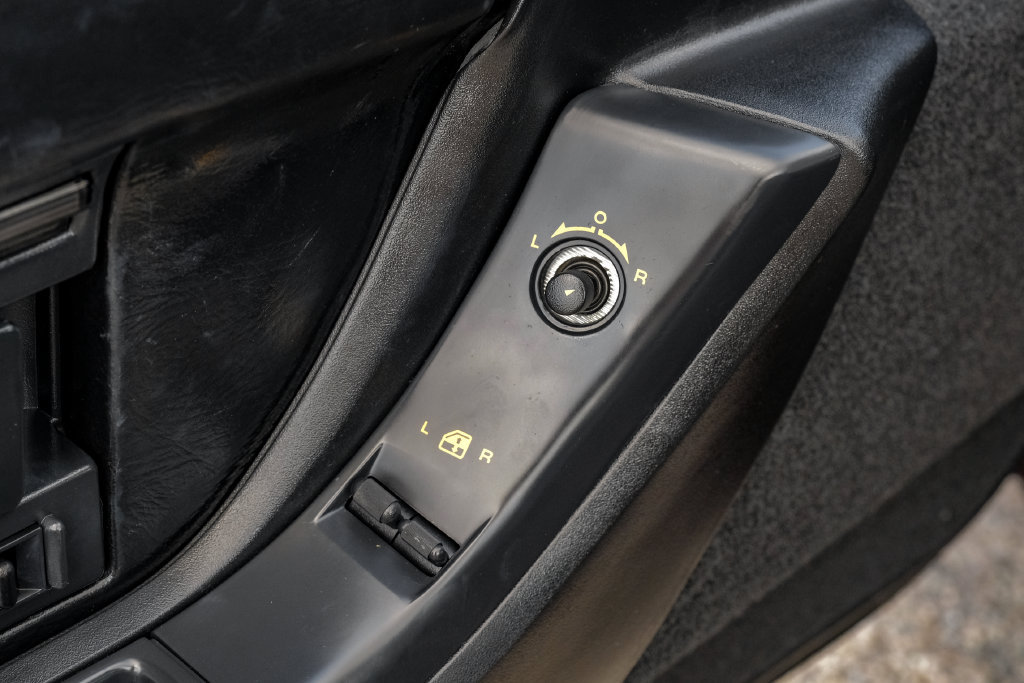 Used 1993 Chevrolet Corvette Coupe RWD image 31
